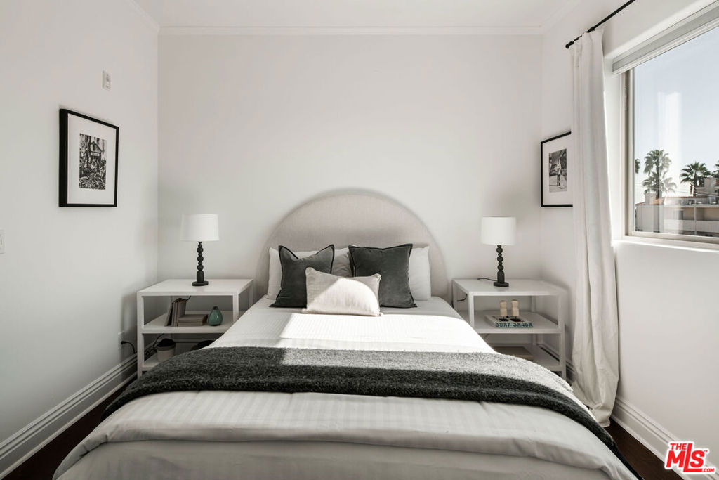 1316 Amherst Avenue 402