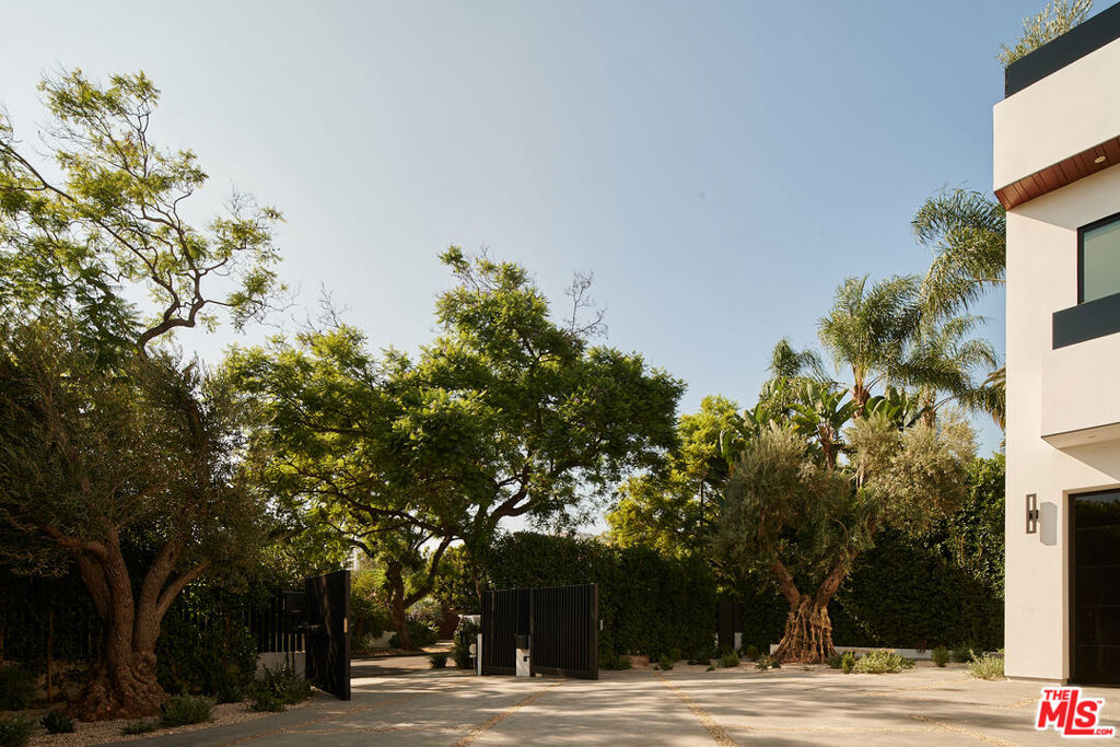 1024 N Orlando Avenue