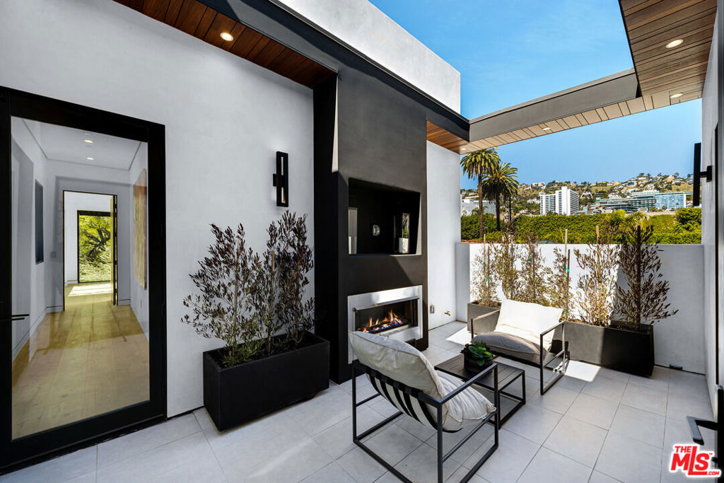 1024 N Orlando Avenue