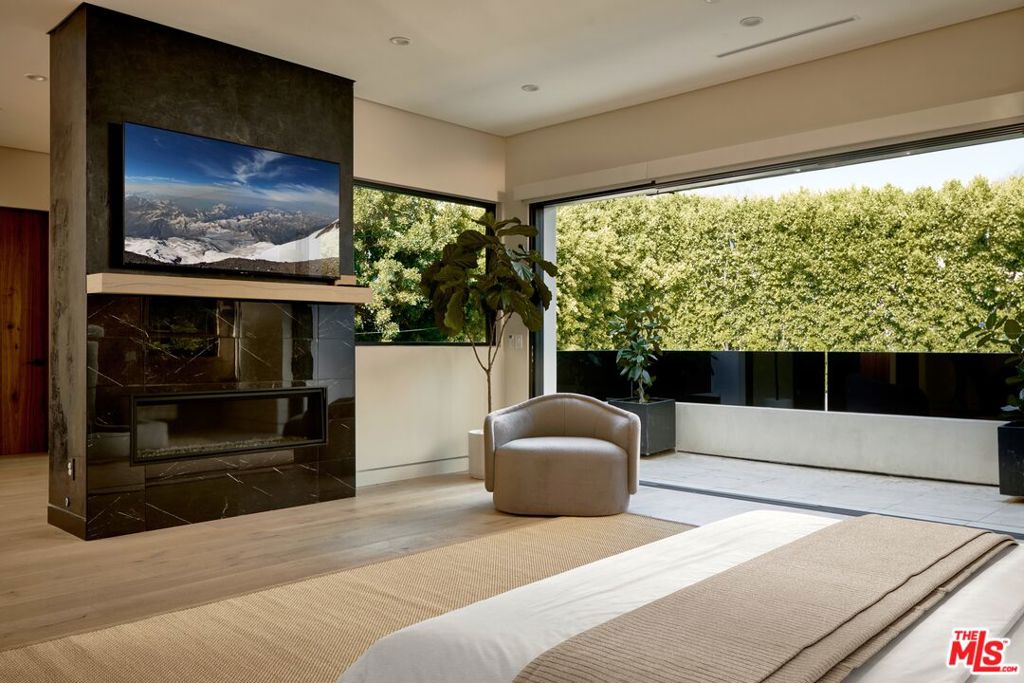 1024 N Orlando Avenue