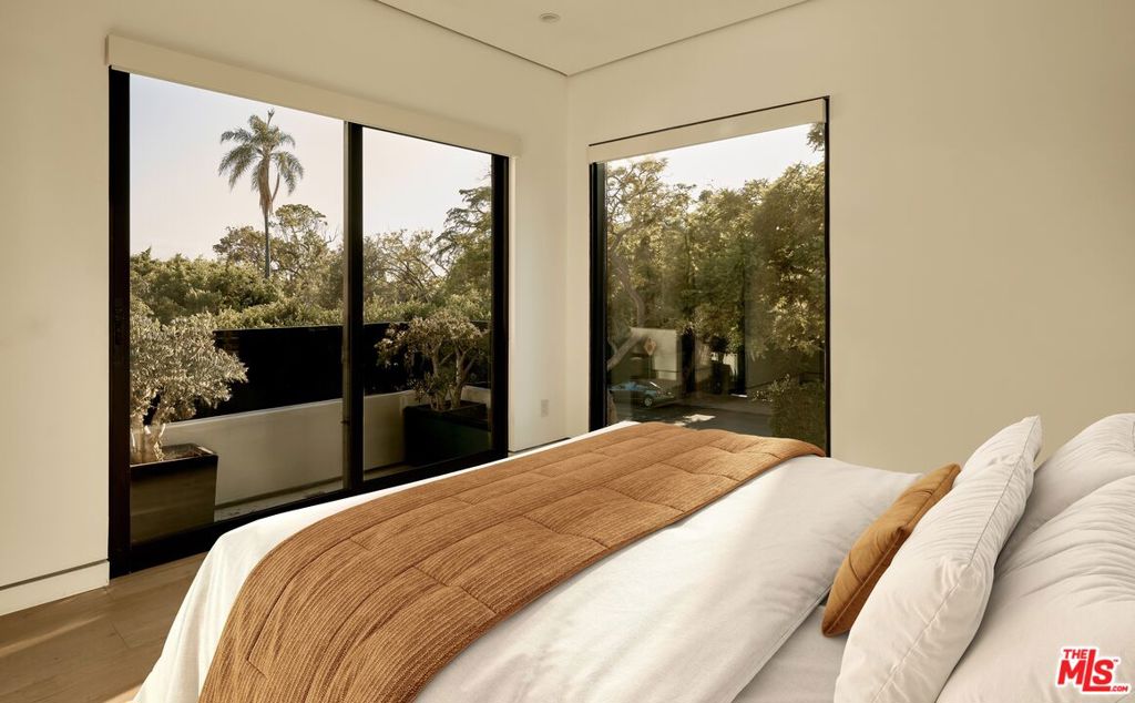 1024 N Orlando Avenue