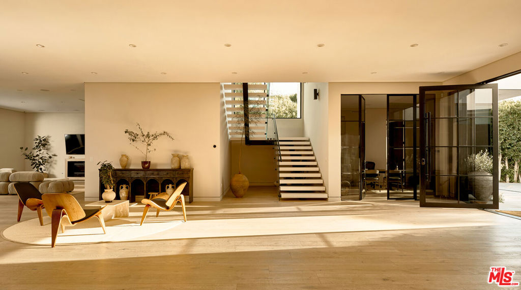 1024 N Orlando Avenue