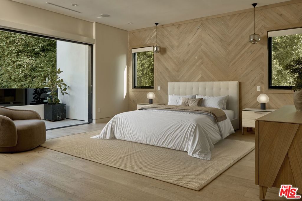 1024 N Orlando Avenue