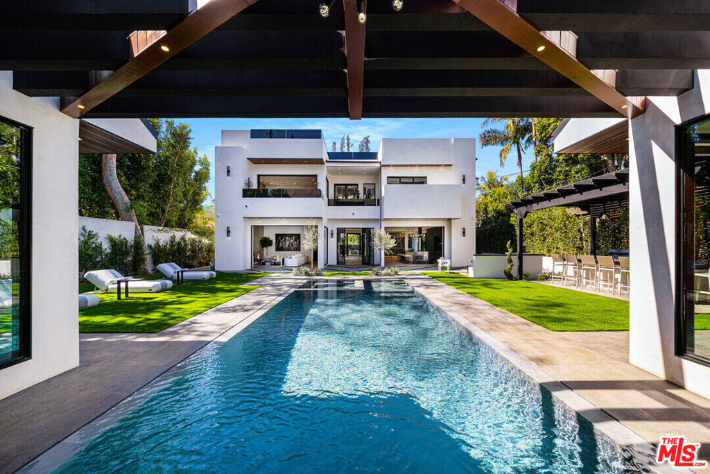 1024 N Orlando Avenue