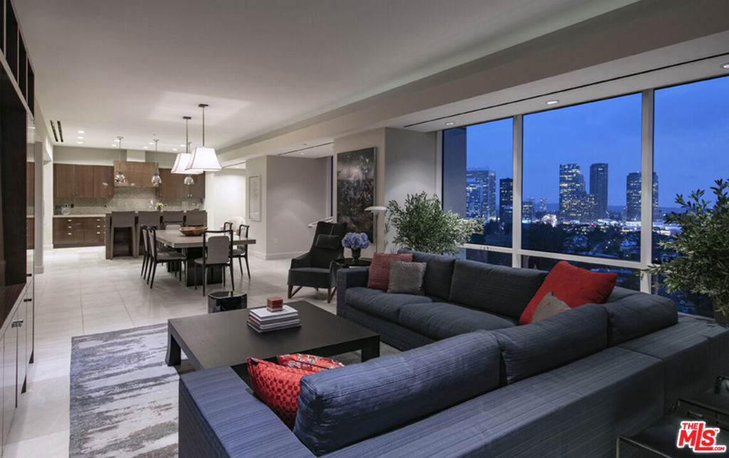 1200 Club View Drive 14S