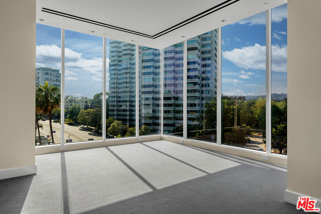 1200 Club View Drive 6N