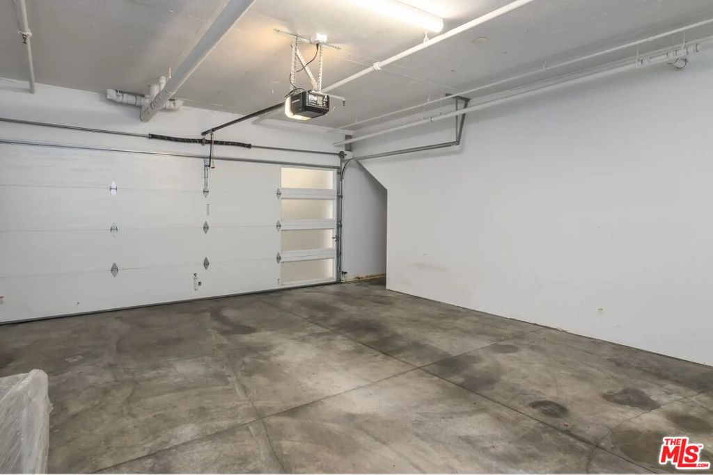 4322 Gentry Avenue 103