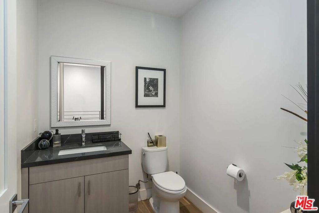 4322 Gentry Avenue 103