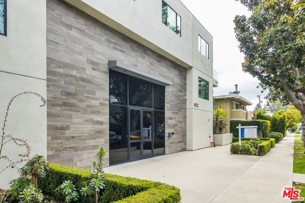 4322 Gentry Avenue 103