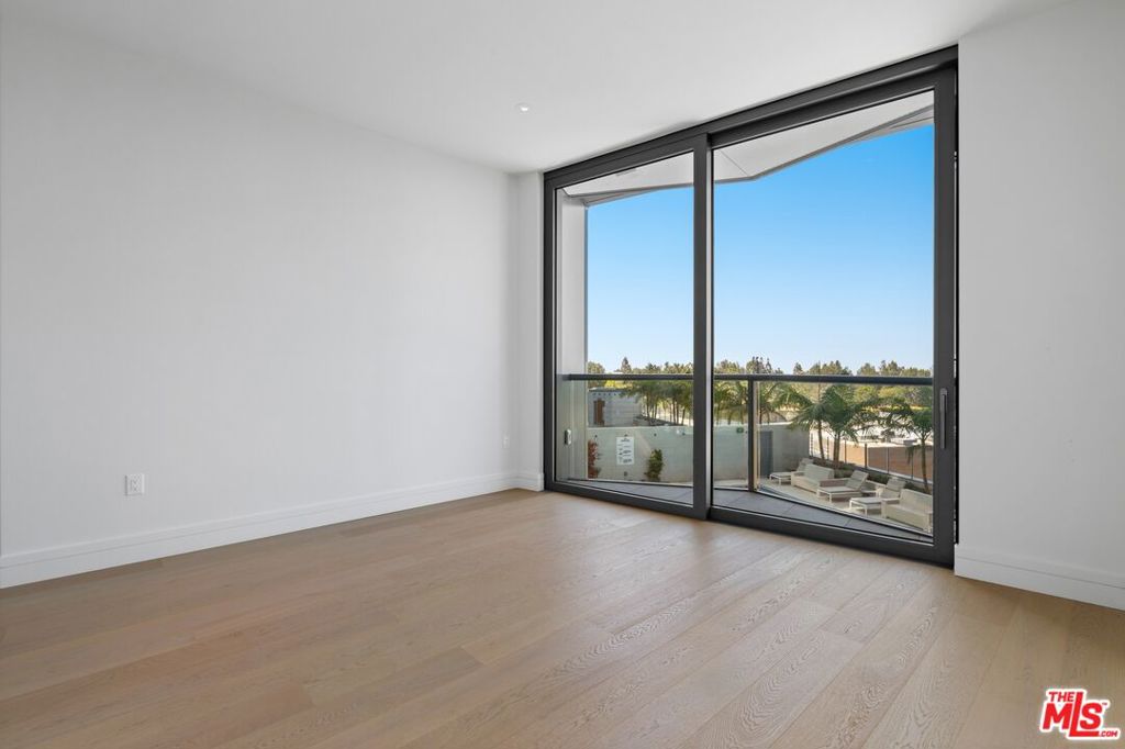 211 Elm Court 3B