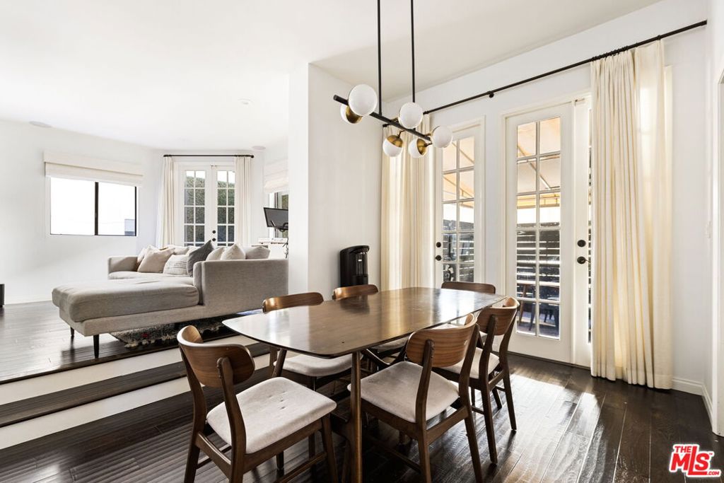 1814 Thayer Avenue 4