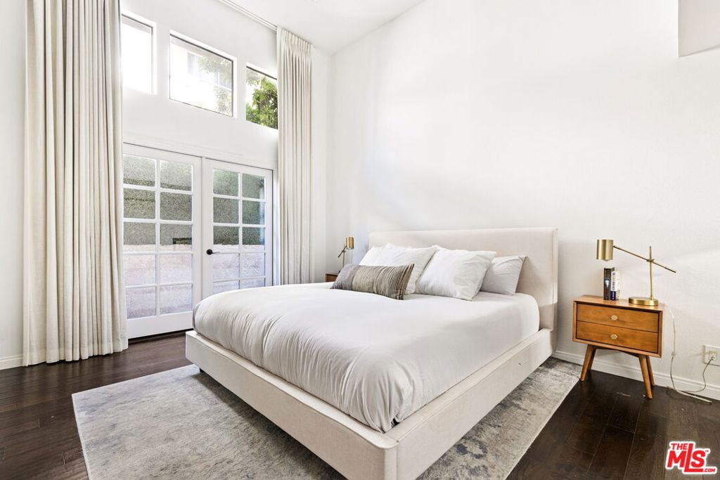 1814 Thayer Avenue 4