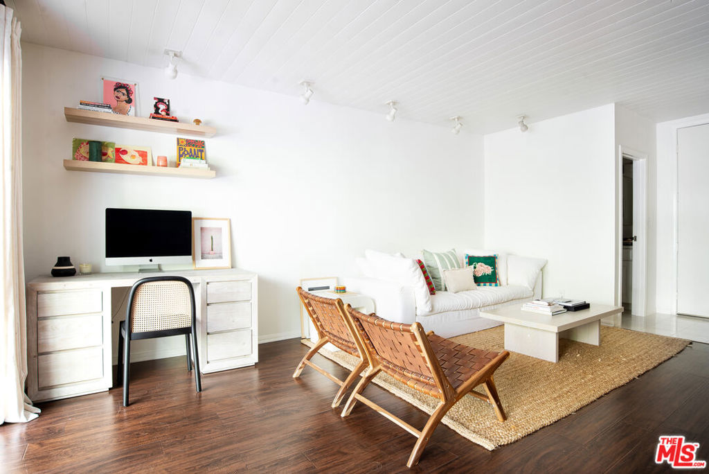 1131 Alta Loma Road 121