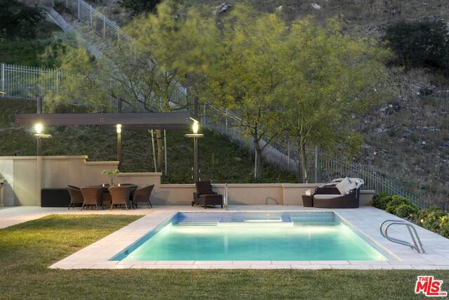 4241 Prado De Los Pajaros