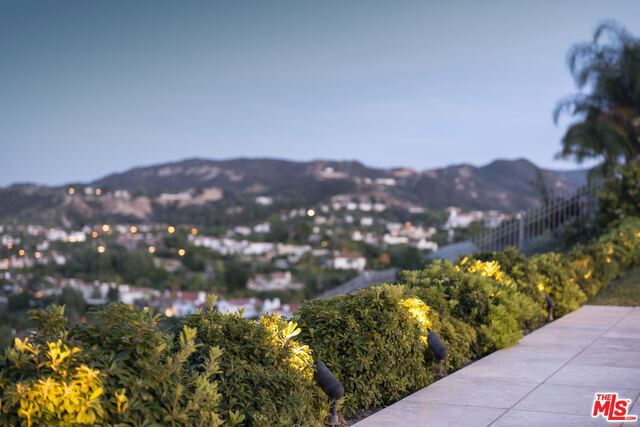 4241 Prado De Los Pajaros