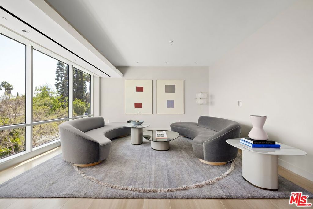 1200 Club View Drive 4S