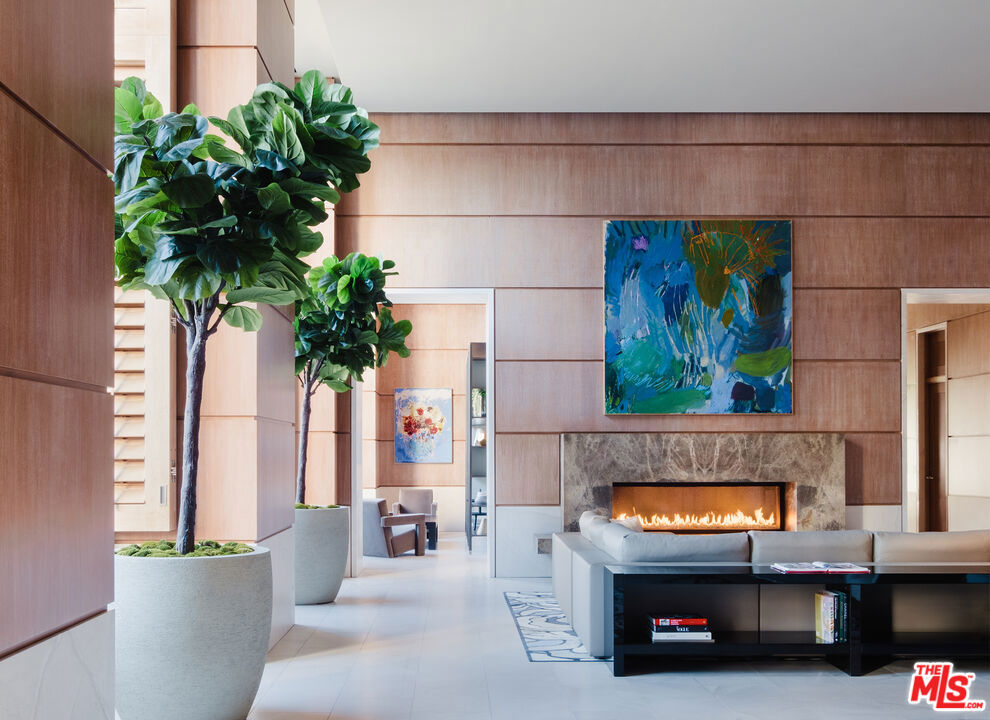 1200 Club View Drive 5N