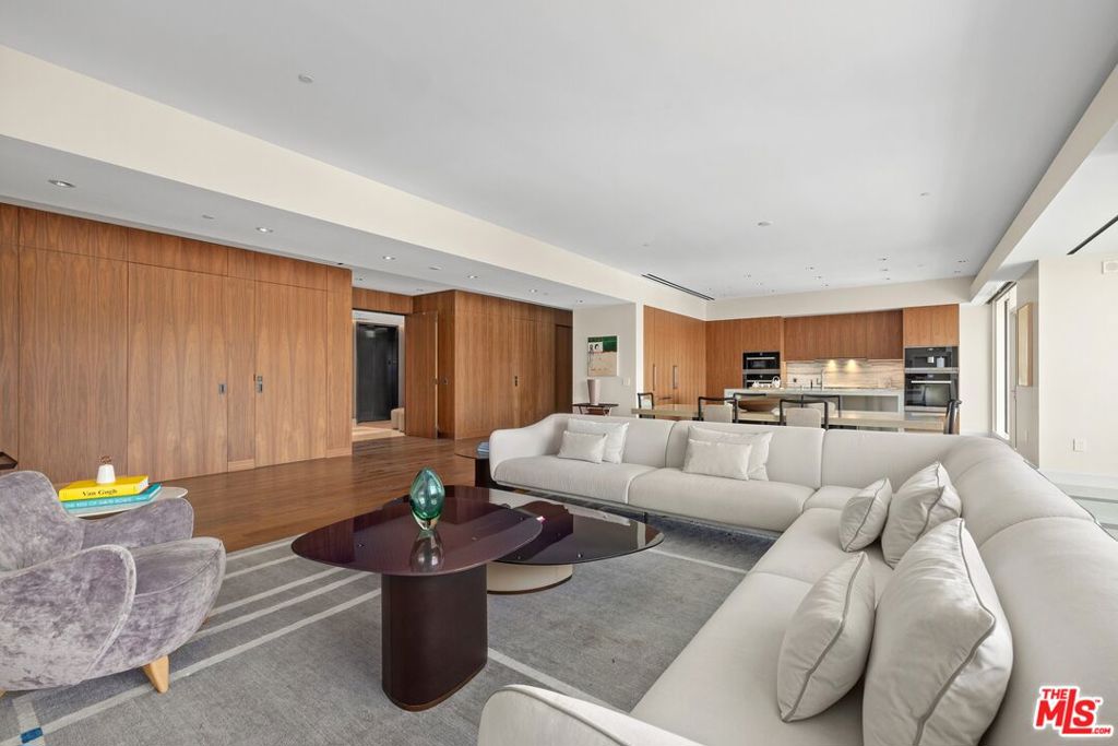 1200 Club View Drive 5N