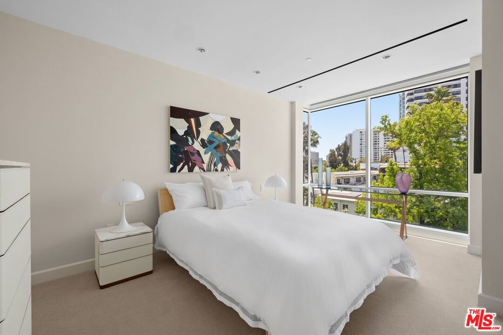 1200 Club View Drive 5N