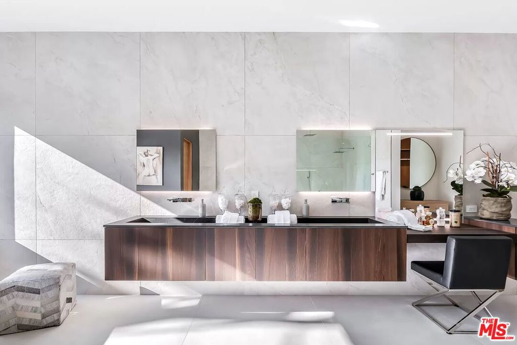 723 N Orlando Avenue