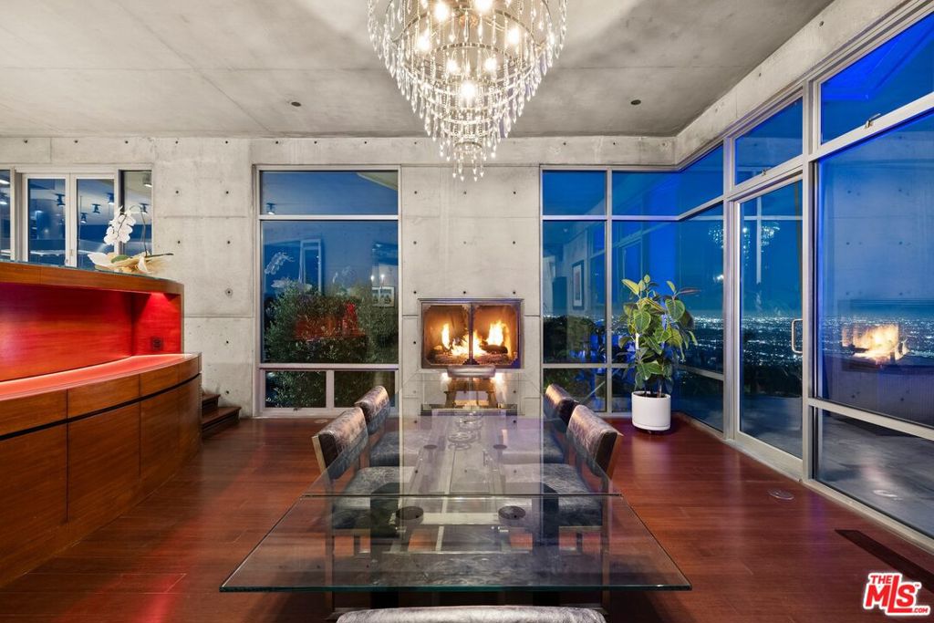 2260 Sunset Plaza Drive