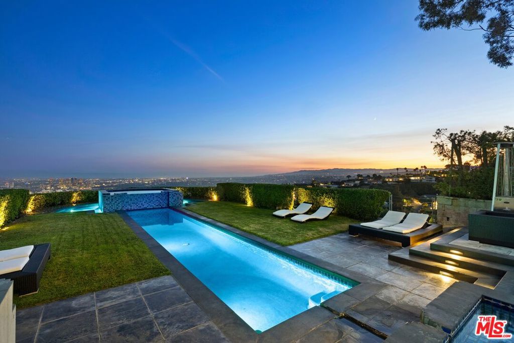 2260 Sunset Plaza Drive