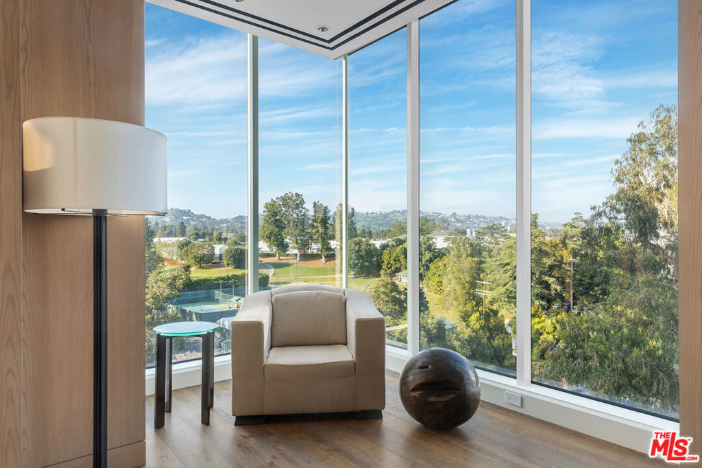 1200 Club View Drive 6N