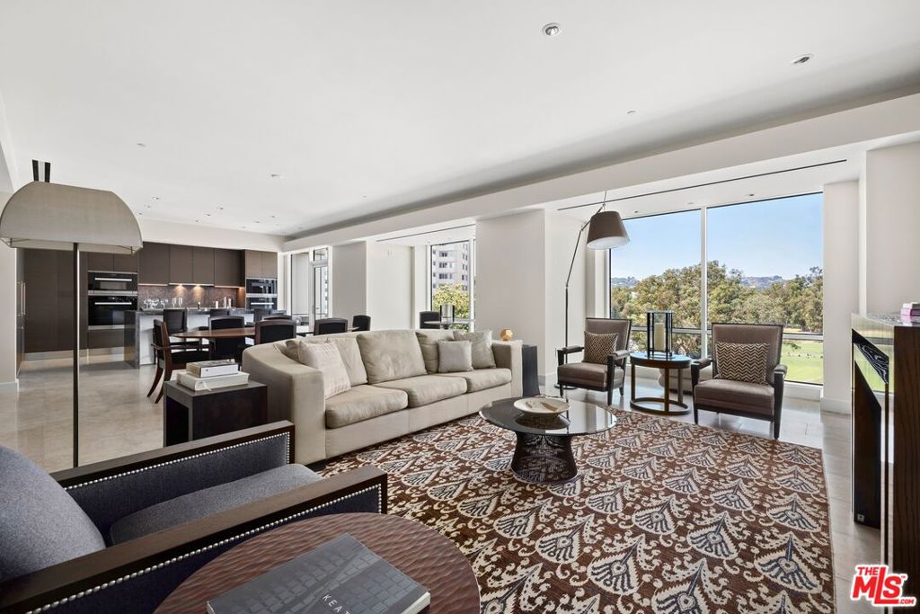 1200 Club View Drive 6N