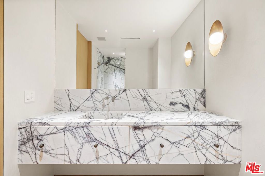 9255 Doheny Road 2605