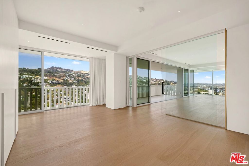 9255 Doheny Road 2605