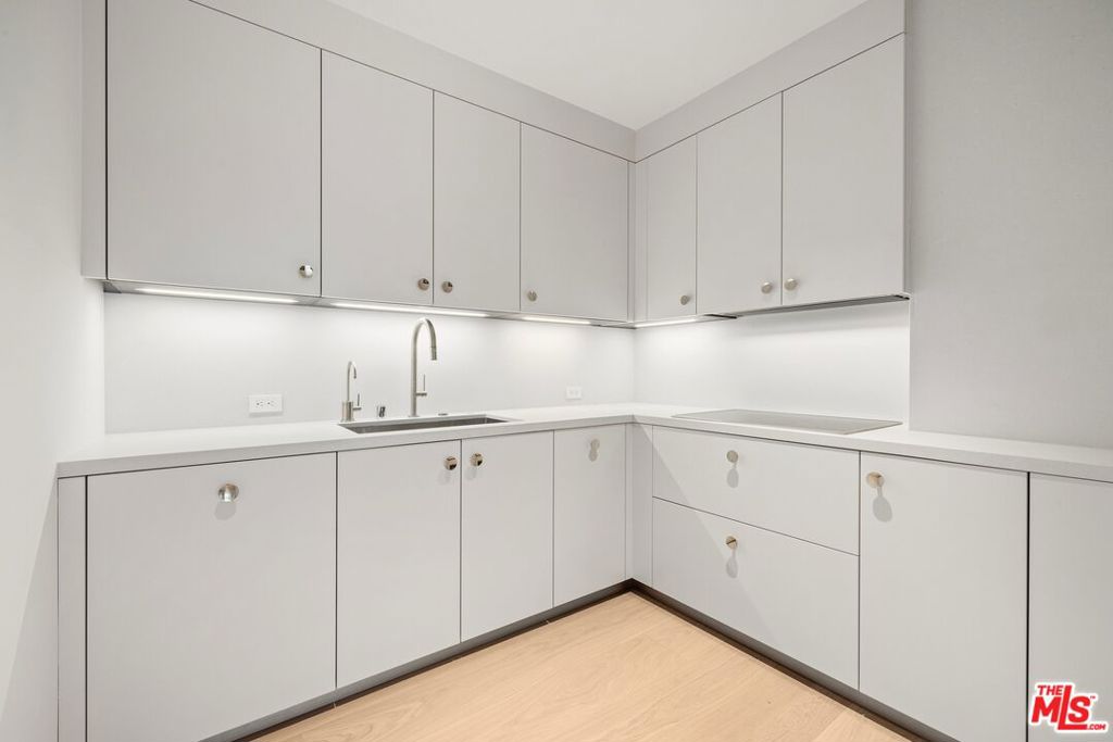 9255 Doheny Road 2605