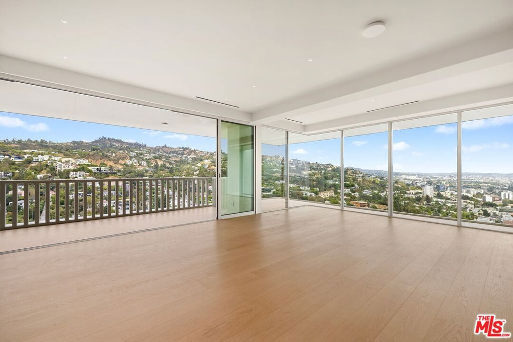 9255 Doheny Road 2605