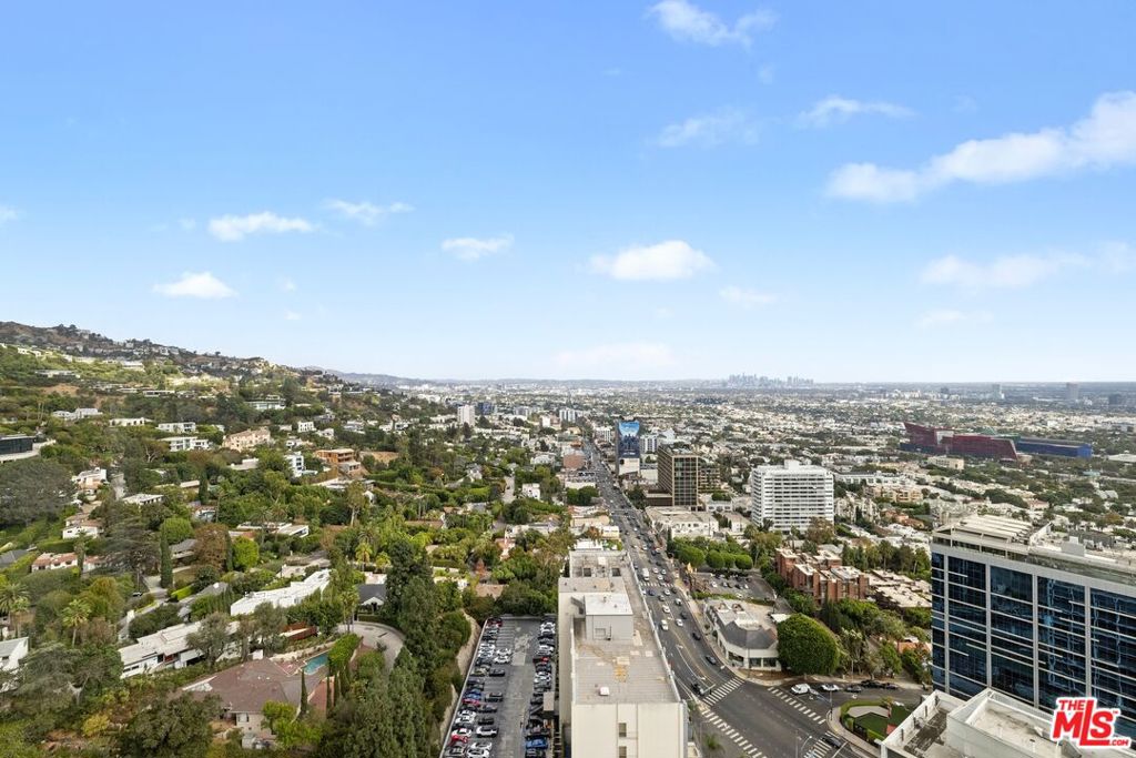 9255 Doheny Road 2605