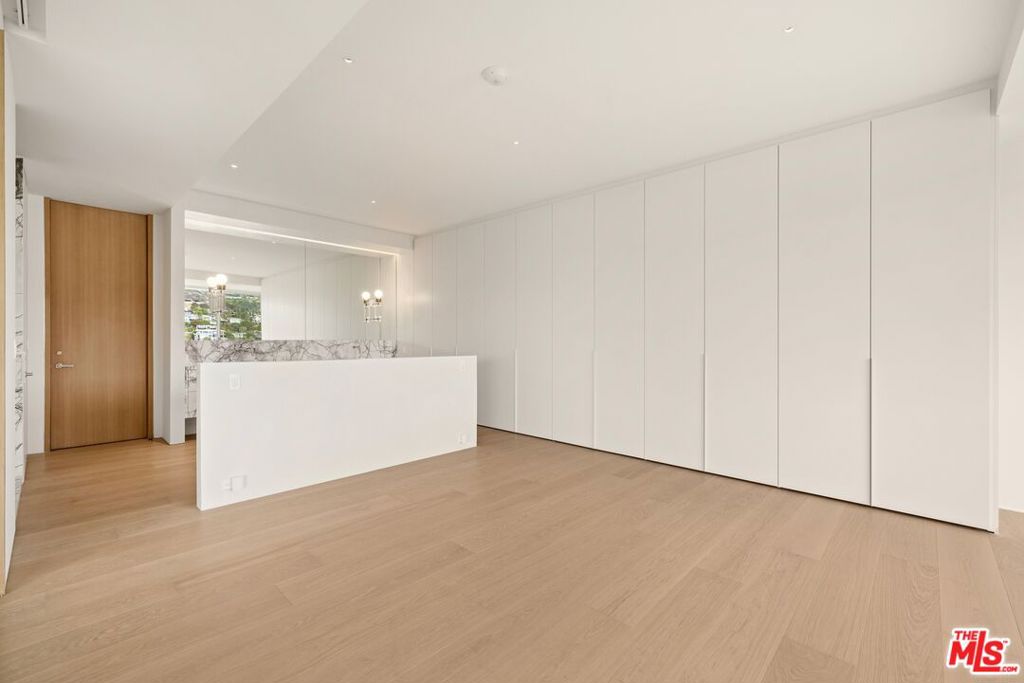 9255 Doheny Road 2605