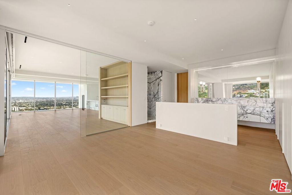 9255 Doheny Road 2605