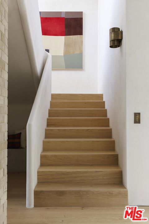 12128 Viewcrest Road