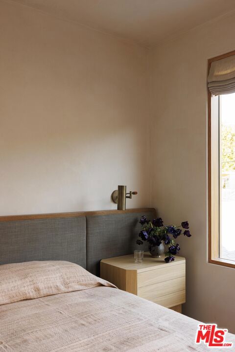 12128 Viewcrest Road