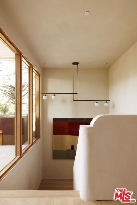 12128 Viewcrest Road