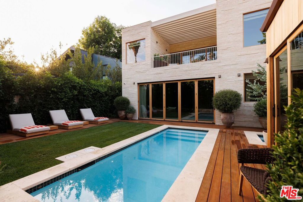 12128 Viewcrest Road