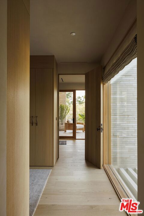 12128 Viewcrest Road