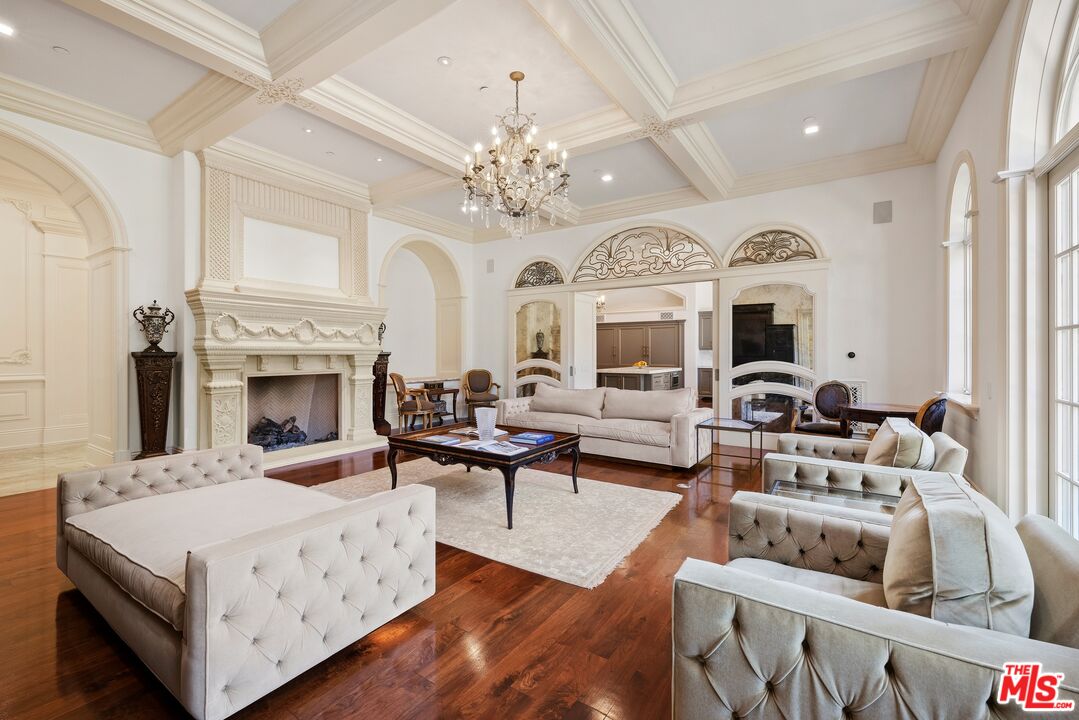 54 Beverly Park Way
