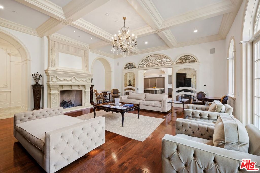 54 Beverly Park Way