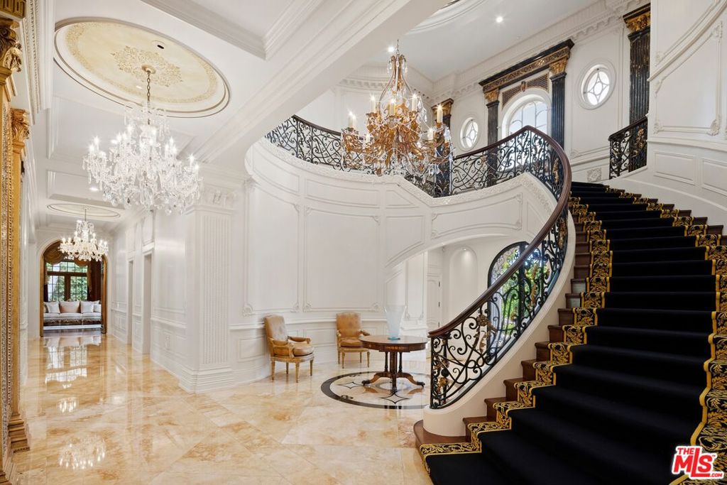 54 Beverly Park Way