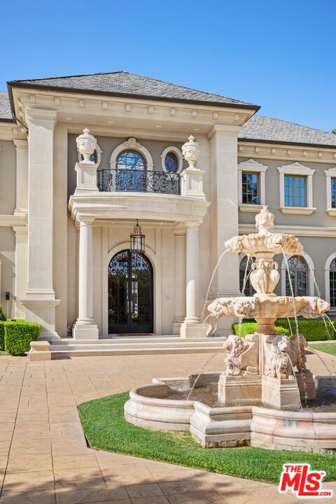 54 Beverly Park Way