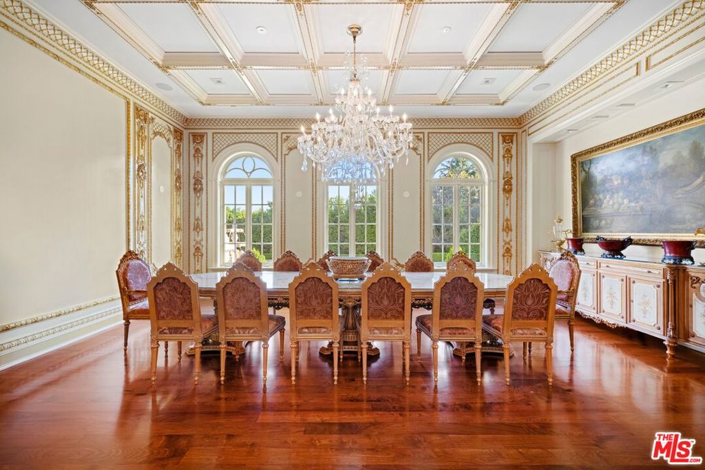 54 Beverly Park Way