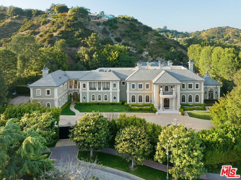54 Beverly Park Way