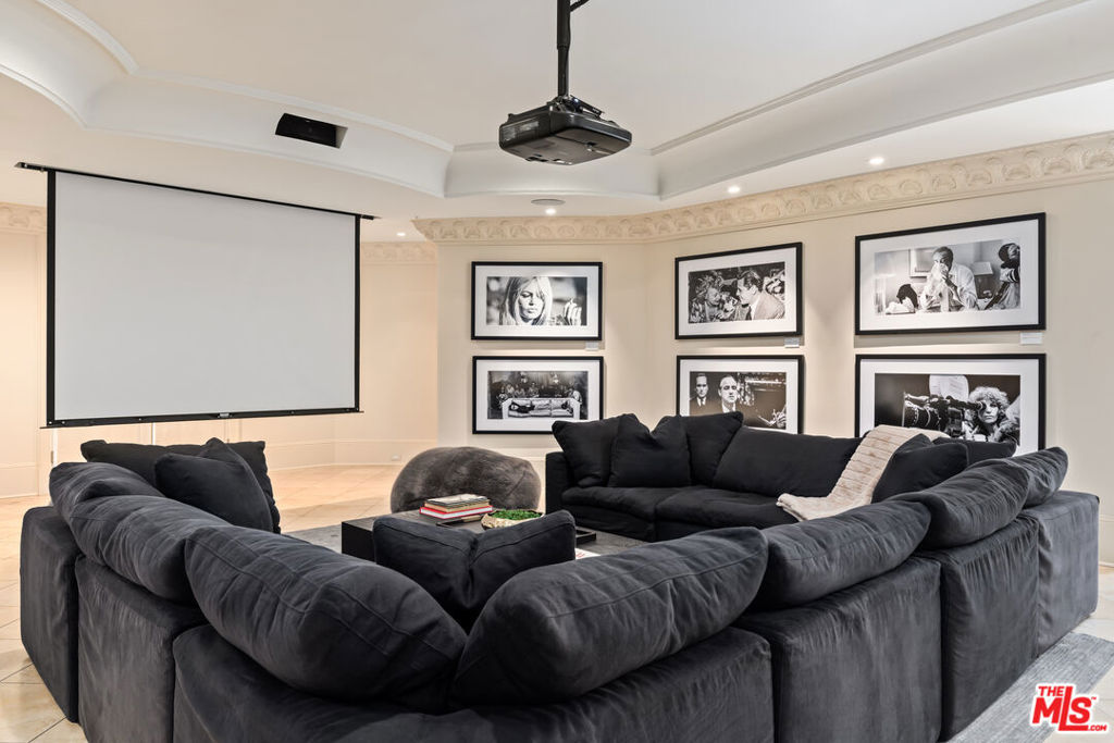 1091 Laurel Way