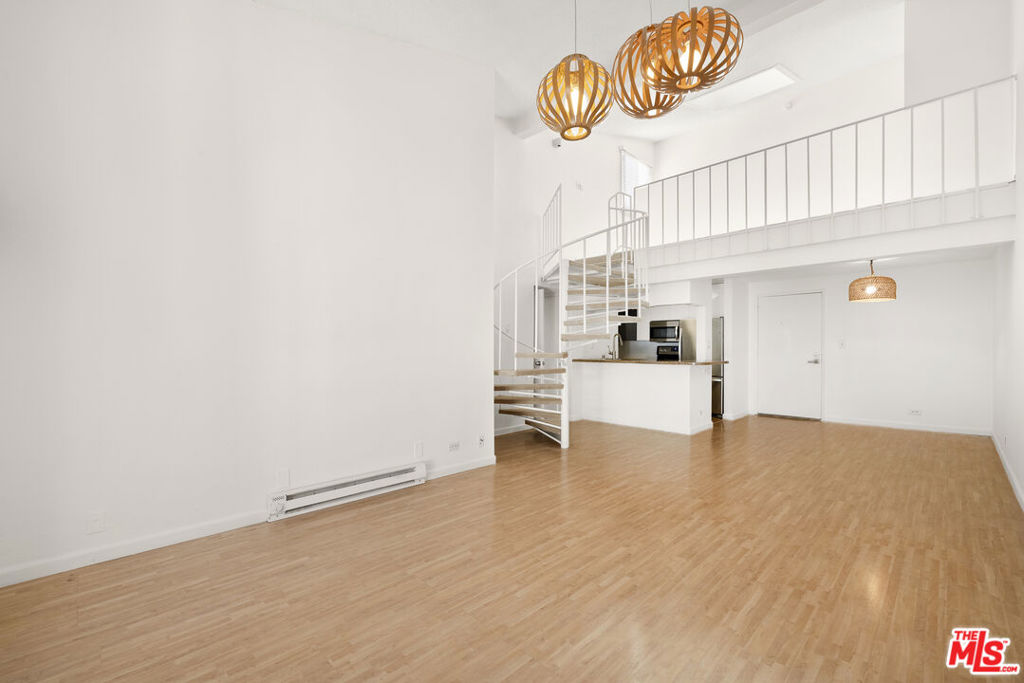 1440 Veteran Avenue 526