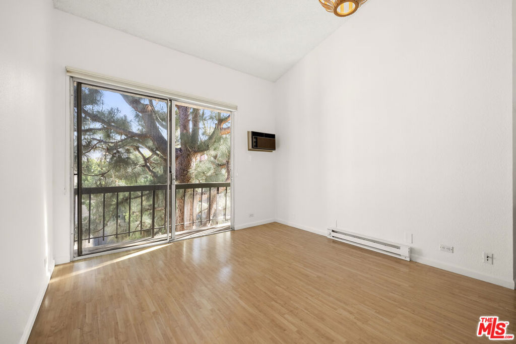 1440 Veteran Avenue 526