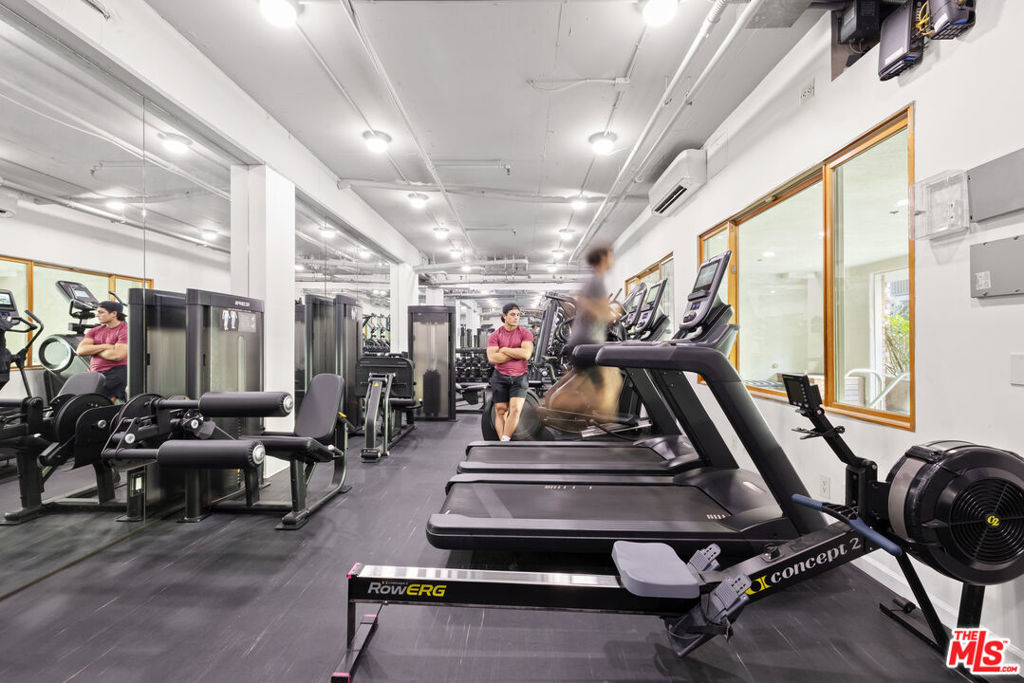 1440 Veteran Avenue 526